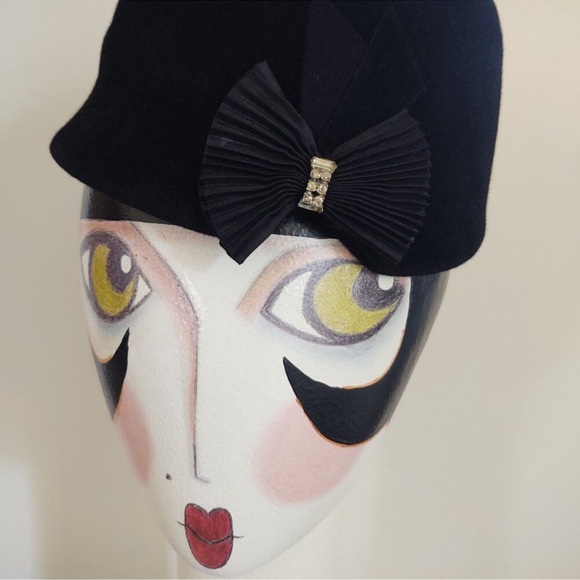 Vintage Black Hat with Bow Accent - Picture 2 of 8